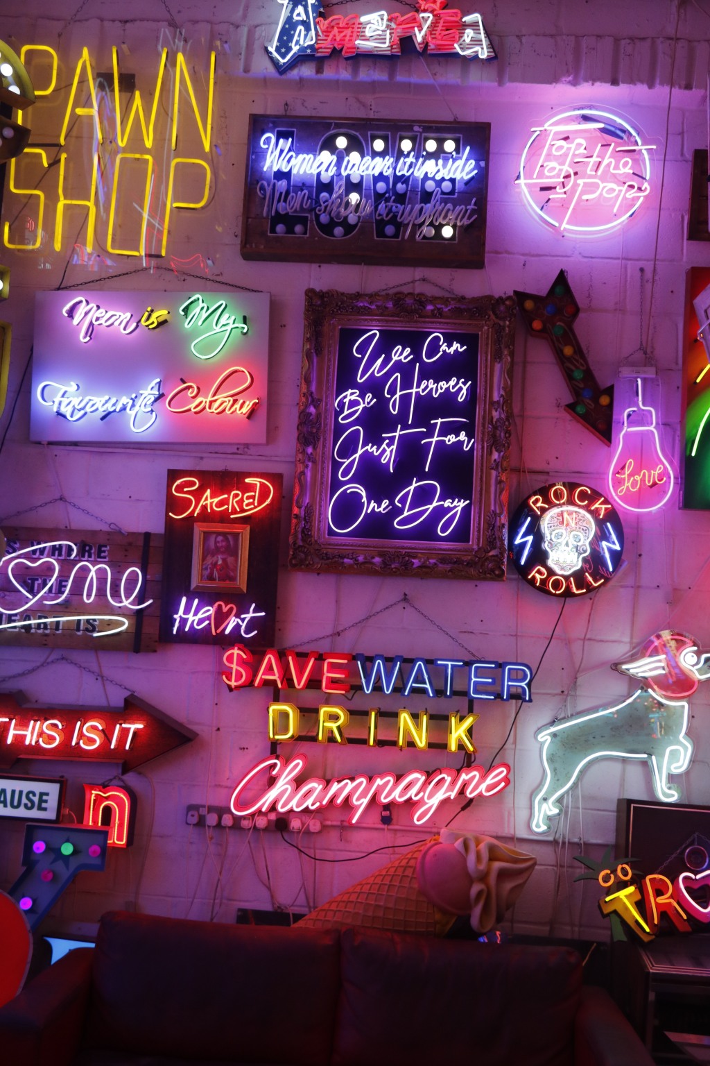 See on! Neon! (and other light forms)